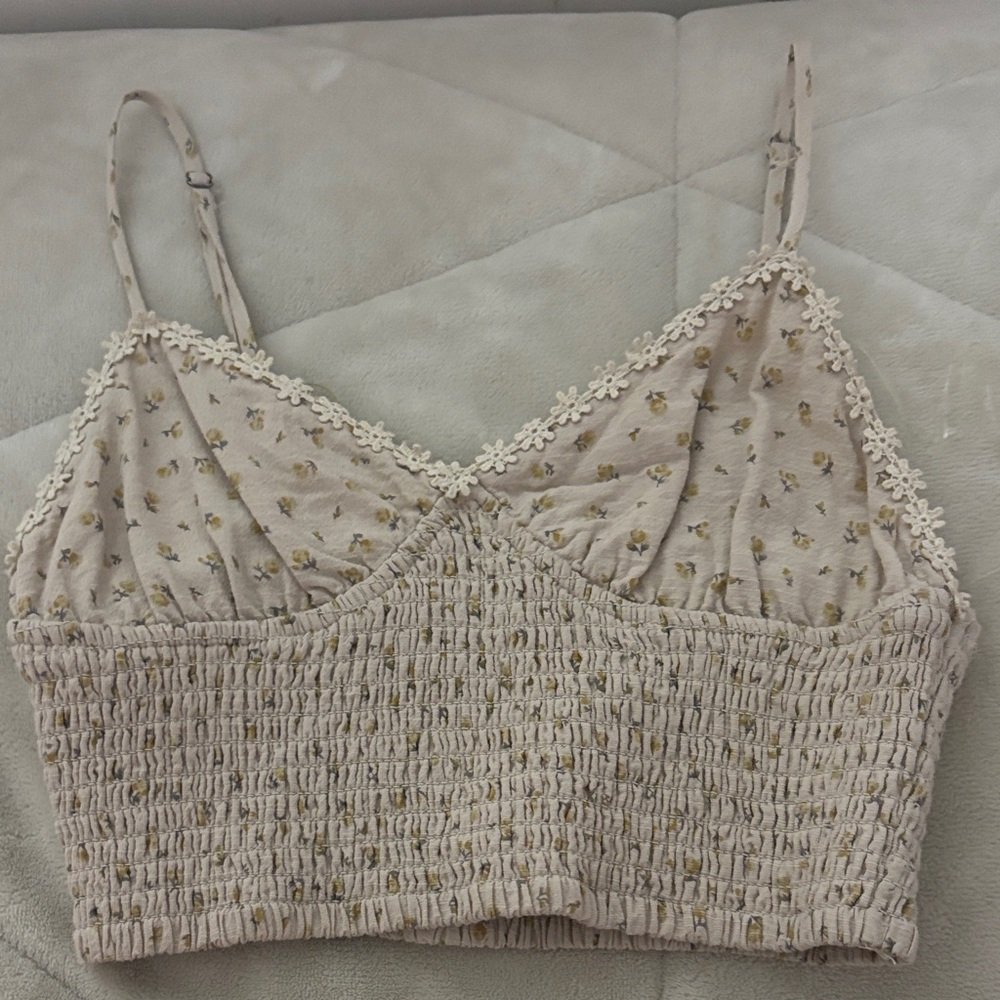 Sky and Sparrow Beige Floral Crop Top